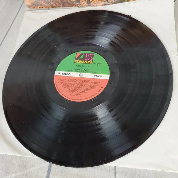 Vintage 1980 Bette Middler in  Divine Madness Vinyl Album Atlantic Records - Picture 11 of 16